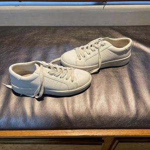 Steve Madden white sneaker